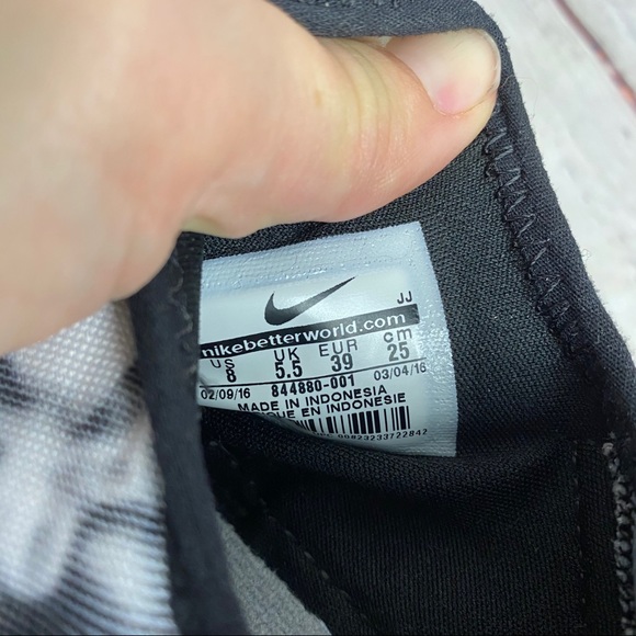 Rare Camo Huarache Nike Sneakers - Picture 6 of 6